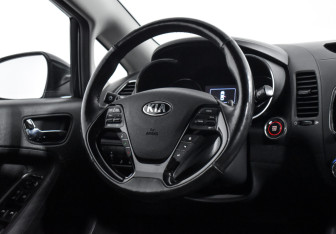 Подержанный автомобиль Kia Cerato Sedan 2019 года (14 фото)