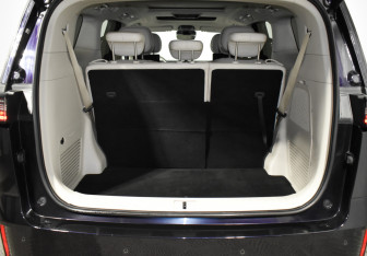 Подержанный автомобиль Voyah Dream 2023 года (27 фото)