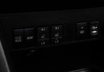 Подержанный автомобиль Toyota RAV4 2016 года (16 фото)