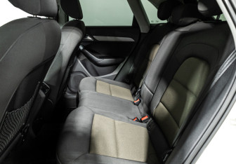 Подержанный автомобиль Audi Q3 2012 года (10 фото)