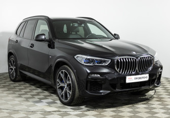 Подержанный автомобиль BMW X5 2021 года (3 фото)