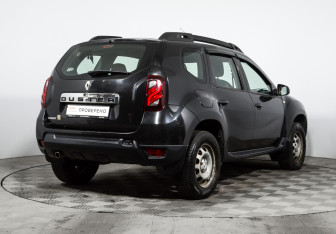 Подержанный автомобиль Renault Duster 2016 года (5 фото)