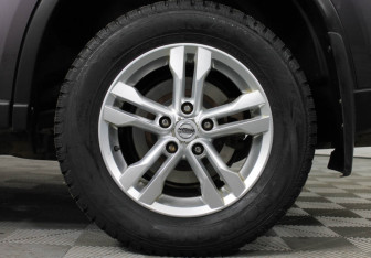 Подержанный автомобиль Nissan X-Trail 2012 года (6 фото)