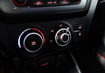 Подержанный автомобиль Kia Rio Sedan 2014 года (16 фото)