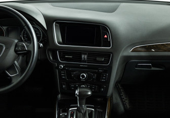 Подержанный автомобиль Audi Q5 2015 года (14 фото)