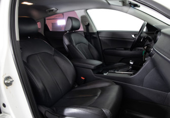 Подержанный автомобиль Kia Optima Sedan 2017 года (22 фото)