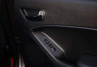 Подержанный автомобиль Kia Cerato Sedan 2015 года (22 фото)