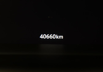 Подержанный автомобиль Jaguar XJ 2016 года (100 фото)