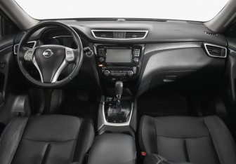 Подержанный автомобиль Nissan X-Trail 2015 года (13 фото)