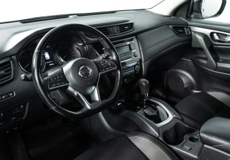 Подержанный автомобиль Nissan Qashqai 2020 года (11 фото)