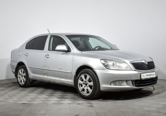 Подержанный автомобиль Skoda Octavia Liftback 2011 года (3 фото)