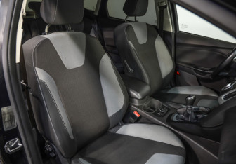 Подержанный автомобиль Ford Focus Hatchback 2013 года (20 фото)