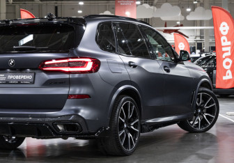 Подержанный автомобиль BMW X5 2019 года (11 фото)