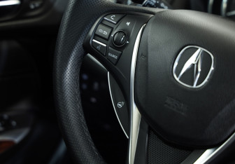 Подержанный автомобиль Acura TLX 2014 года (12 фото)