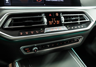 Подержанный автомобиль BMW X5 2020 года (20 фото)