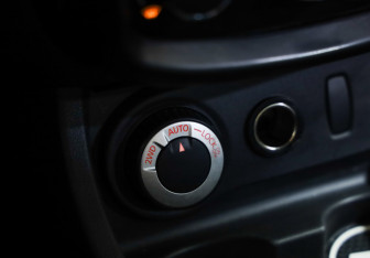 Подержанный автомобиль Renault Duster 2014 года (16 фото)