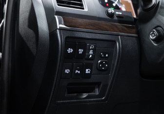 Подержанный автомобиль Toyota Land Cruiser Suv 2018 года (17 фото)