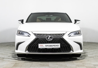 Подержанный автомобиль Lexus ES 2020 года (2 фото)