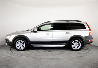 Подержанный автомобиль Volvo XC70 2012 года (8 фото)
