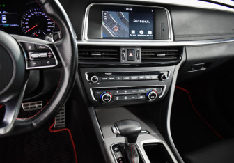 Подержанный автомобиль Kia Optima Sedan 2019 года (20 фото)