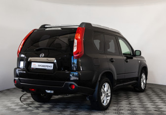 Подержанный автомобиль Nissan X-Trail 2013 года (5 фото)