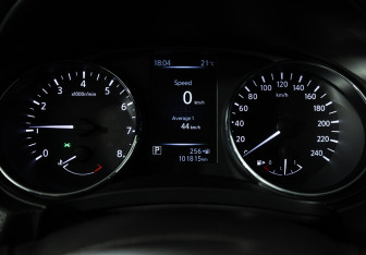 Подержанный автомобиль Nissan Qashqai 2018 года (12 фото)