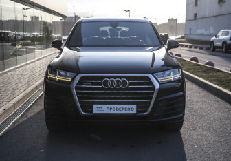 Подержанный автомобиль Audi Q7 2017 года (2 фото)