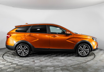 Подержанный автомобиль LADA (ВАЗ) Vesta Wagon 2021 года (4 фото)