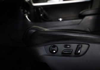 Подержанный автомобиль Volkswagen Touareg 2015 года (23 фото)