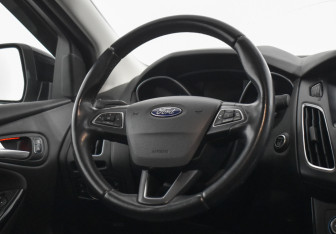 Подержанный автомобиль Ford Focus Sedan 2017 года (14 фото)