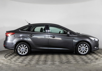 Подержанный автомобиль Ford Focus Sedan 2017 года (4 фото)