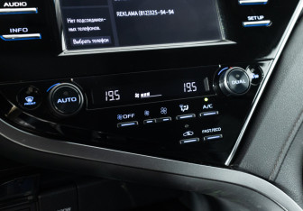 Подержанный автомобиль Toyota Camry Sedan 2018 года (16 фото)