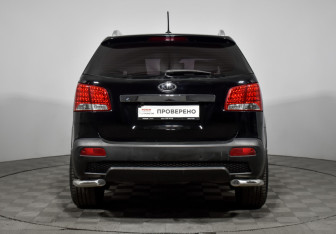 Подержанный автомобиль Kia Sorento 2011 года (6 фото)
