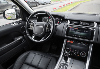 Подержанный автомобиль Land Rover Range Rover Sport 2018 года (12 фото)