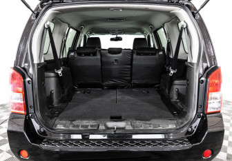 Подержанный автомобиль Nissan Pathfinder 2012 года (23 фото)