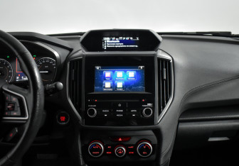 Подержанный автомобиль Subaru XV 2017 года (16 фото)