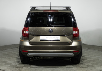 Подержанный автомобиль Skoda Yeti 2014 года (6 фото)