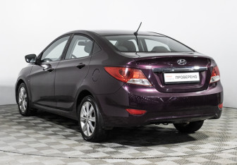 Подержанный автомобиль Hyundai Solaris Sedan 2013 года (7 фото)