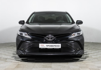 Подержанный автомобиль Toyota Camry Sedan 2020 года (2 фото)