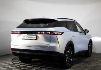 Подержанный автомобиль Omoda C7 2025 года (5 фото)