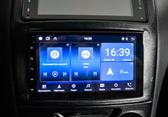 Подержанный автомобиль Toyota Celica Liftback 2002 года (15 фото)