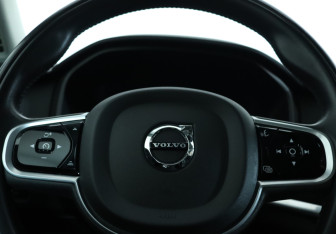 Подержанный автомобиль Volvo V90 Cross Country 2019 года (20 фото)