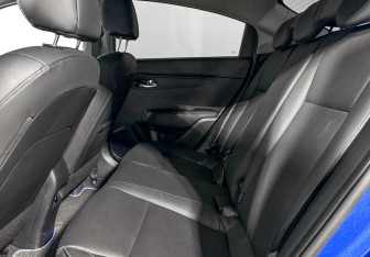 Подержанный автомобиль Kia Rio Sedan 2020 года (12 фото)