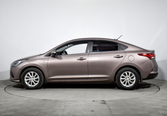 Подержанный автомобиль Hyundai Solaris Sedan 2021 года (8 фото)