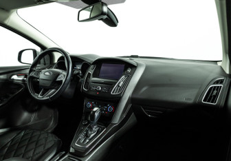 Подержанный автомобиль Ford Focus Wagon 2018 года (9 фото)