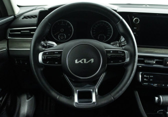 Подержанный автомобиль Kia K5 2024 года (2 фото)