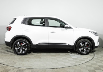 Подержанный автомобиль Chery Tiggo 4 Pro 2023 года (4 фото)