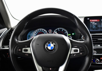 Подержанный автомобиль BMW X3 2019 года (16 фото)
