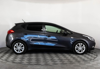 Подержанный автомобиль Kia Ceed Hatchback 2015 года (4 фото)