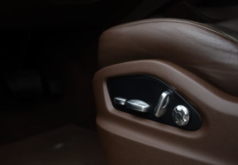 Подержанный автомобиль Porsche Cayenne 2019 года (25 фото)